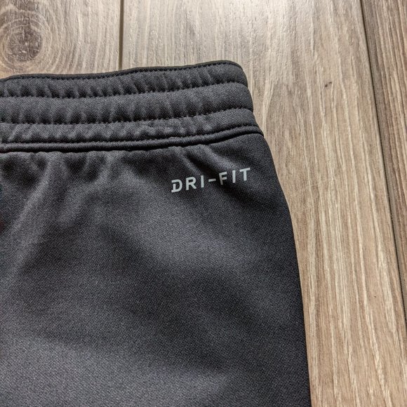 NWT Toddler Boy (3-4Y) - NIKE Therma Pant - Black - Picture 5 of 9